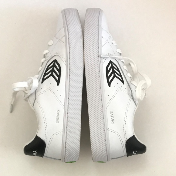 Cariuma White and Black Sneakers - Picture 11 of 16